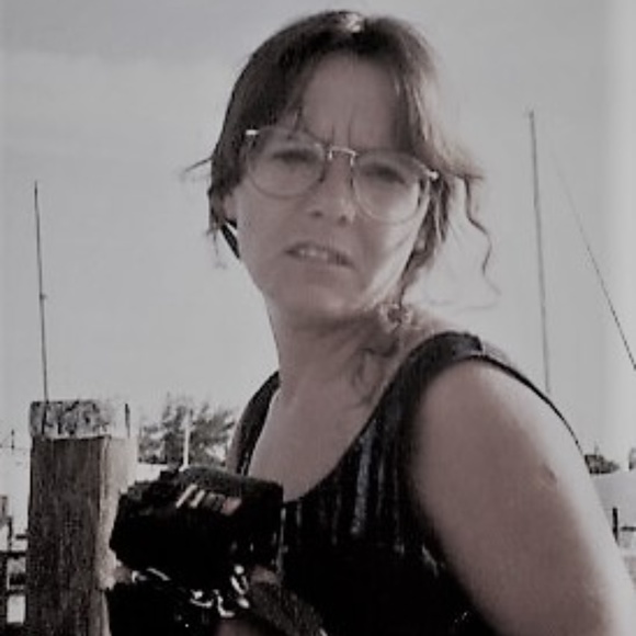 Meet your Posher, Edith - Picture 1 of 1